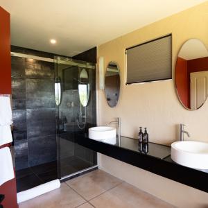 Bathroom & Shower at Bellbird Suite